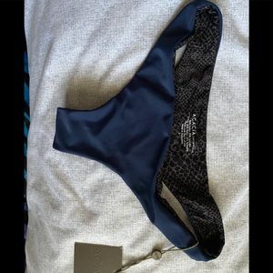 ❌❌SOLD❌❌Acacia BNWT size large